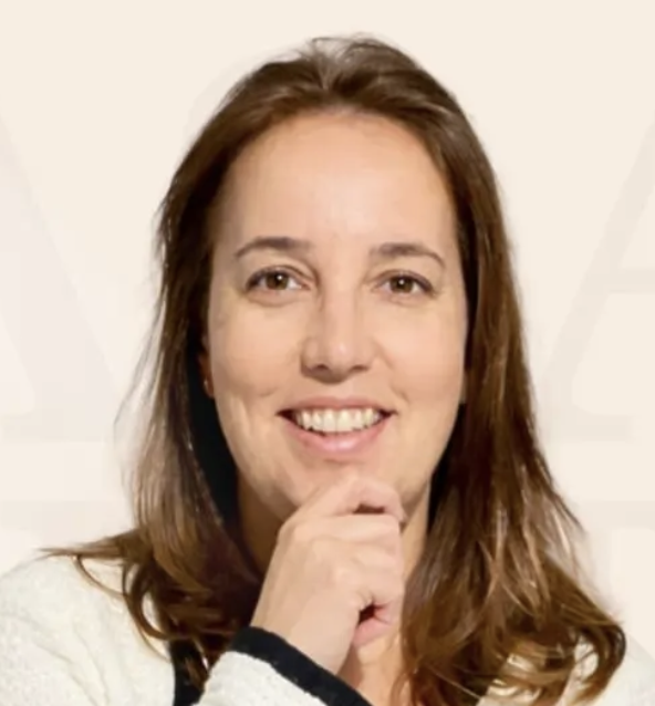 Luciana A. Barros