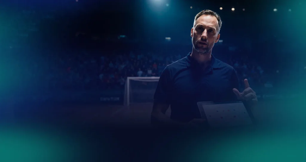 Treinador de futsal em quadra, capa da Licença B de Treinador de Futsal da CBFS Academy